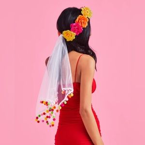 xo, Fetti Fiesta Bachelorette Veil